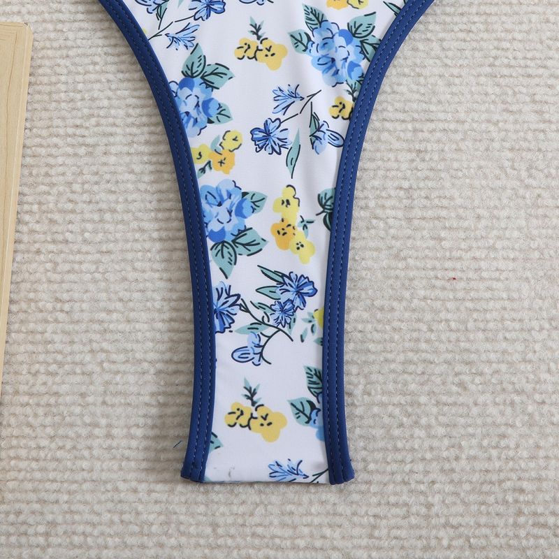 bikini Woman With Floral Split Neck Strap_voghion.com