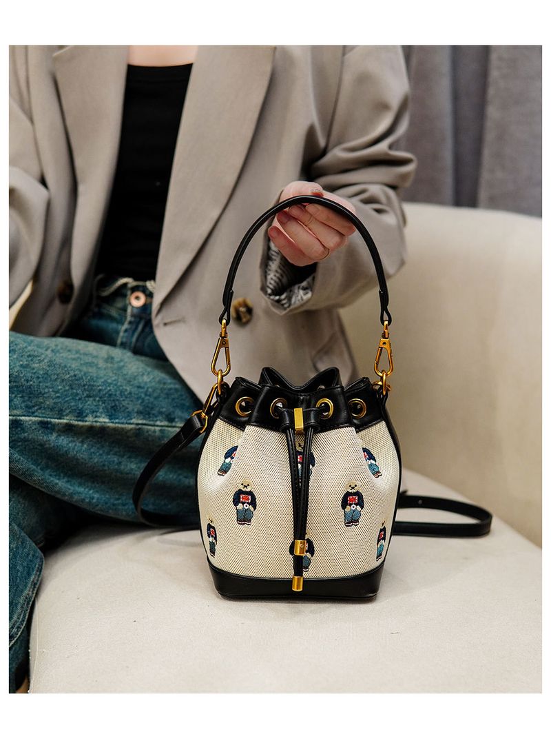 Bolsas femininas fonte fábrica bolsa nova moda bolsas para mulheres nicho bolsa de ombro mensageiro_voghion.com