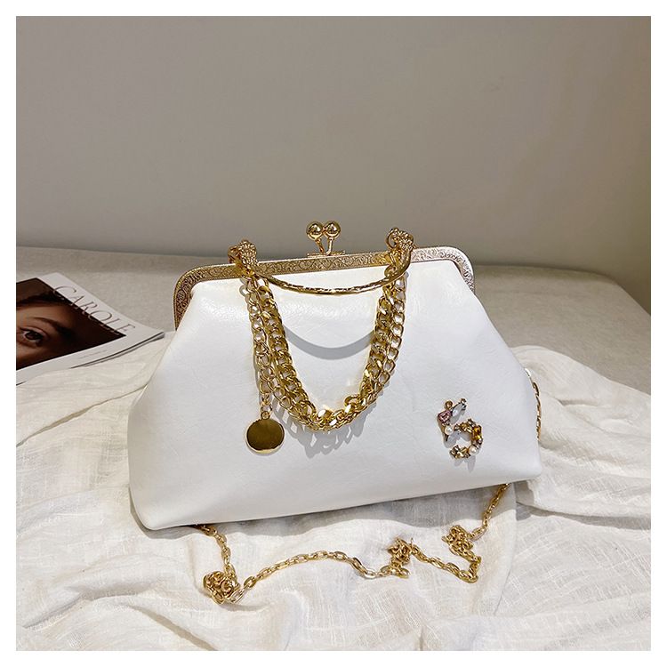 Damen 2023 neue goldene Mundtasche, trendige Modekette, One-Shoulder-Handtasche, Abendessentasche_voghion.com