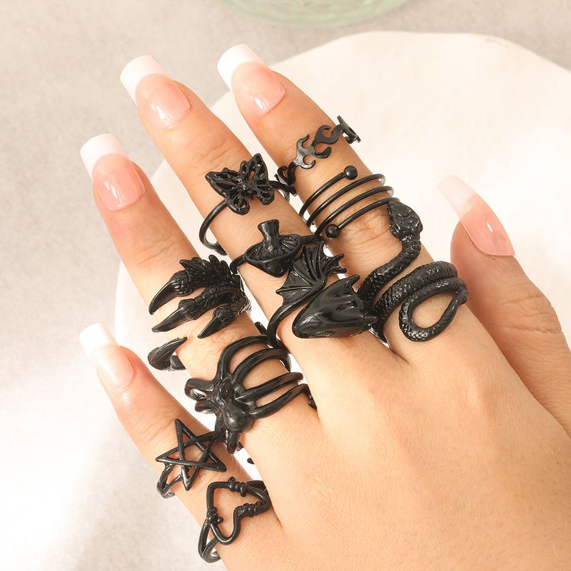 Ensemble de 10 bagues de personnalité exagérées en plaqué noir, motif papillon, cœur, champignon, pentagramme, patte de serpent_voghion.com