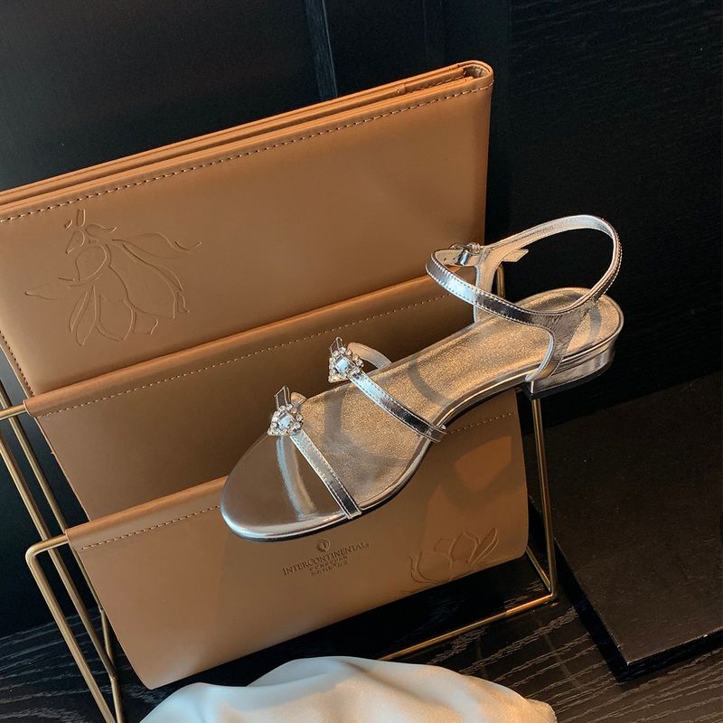 Version peau de mouton ~ Boucle en forme de cœur en strass français plate pour femme été polyvalente tête ronde sangle droite_voghion.com