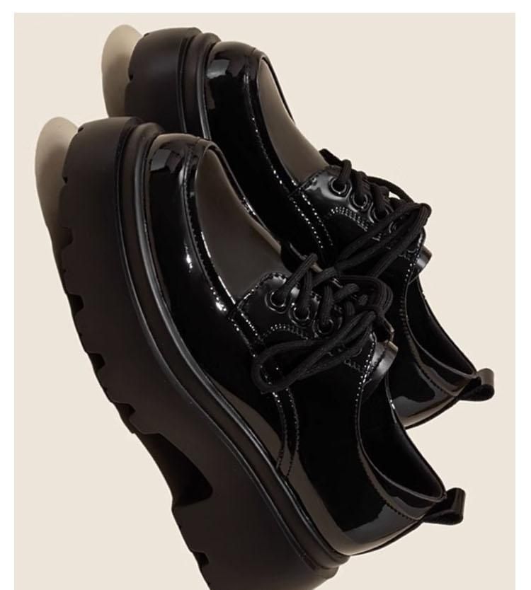Kleine Lederschuhe zum Binden, Damenschuhe mit dicker britischer Sohle, schwarze High Heels, höhenverstellbar, Herbst- und Winterarbeit_voghion.com