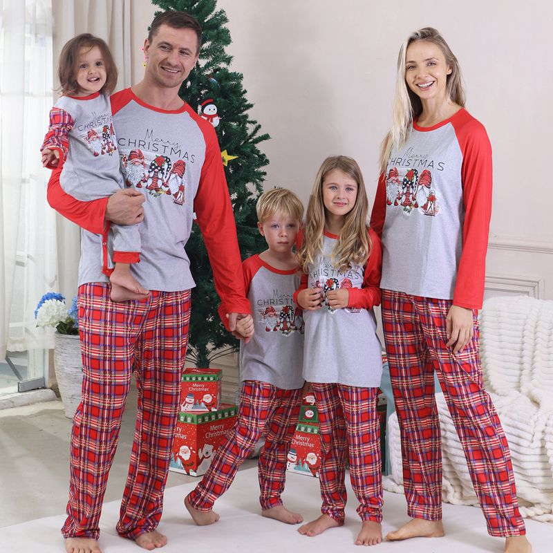 Conjunto de pijama natalino aconchegante para a família - Roupas de dormir combinando para pais e filhos - Roupa de casa macia em poliéster (Várias cores e tamanhos)_voghion.com