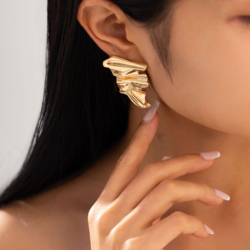 Exaggerated Layered Folding Stud Earrings, Simple Smooth Pleated Alloy Stud Earrings_voghion.com