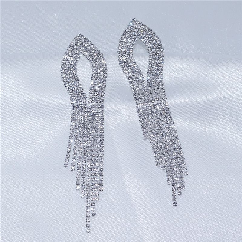 Nuovi orecchini alla moda e splendidi con nappine di cristallo e strass alla moda per le donne_voghion.com