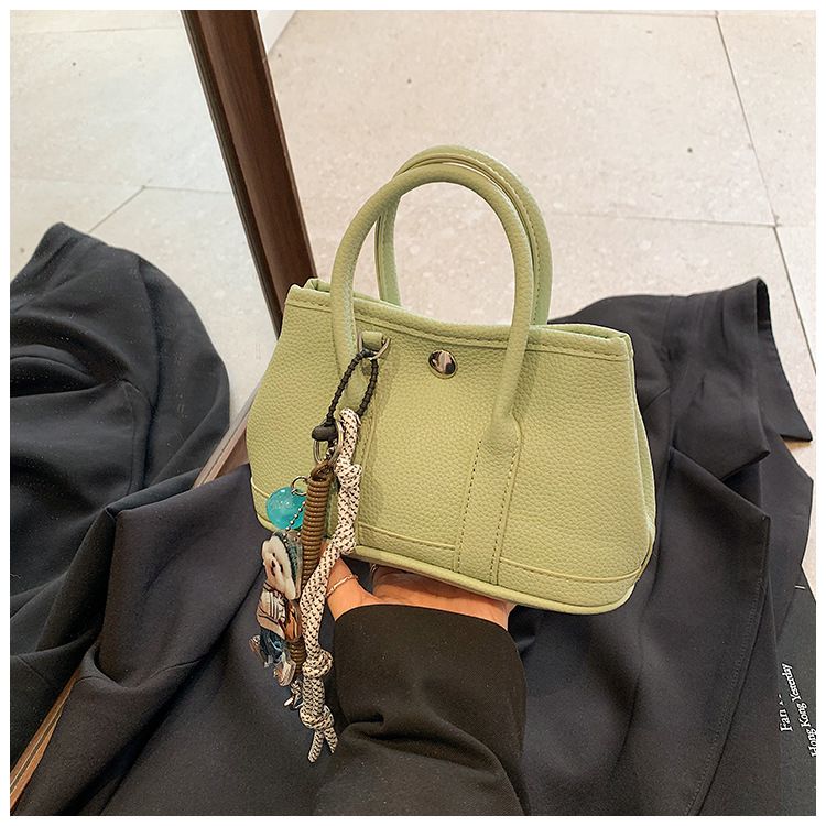 Sac à main tendance printemps-été 2025 pour femmes, sacoche élégante à bandoulière, couleur vive, polyvalente, petit format_voghion.com