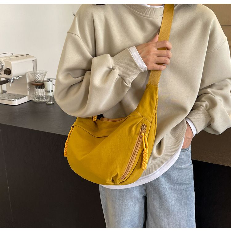 Borsa a tracolla da donna in tessuto di nylon, nuova borsa estiva, grande capacità, versatile, design di nicchia, tracolla singola, stile gnocco_voghion.com