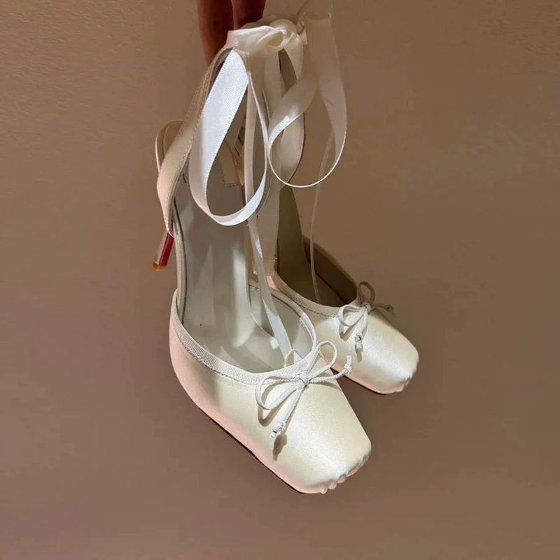 Sandali da donna con suola in pelle di alta qualità, con fiocco, stiletto, plateau e punta chiusa, impermeabili e con nastro di raso, da sfilata di moda_voghion.com