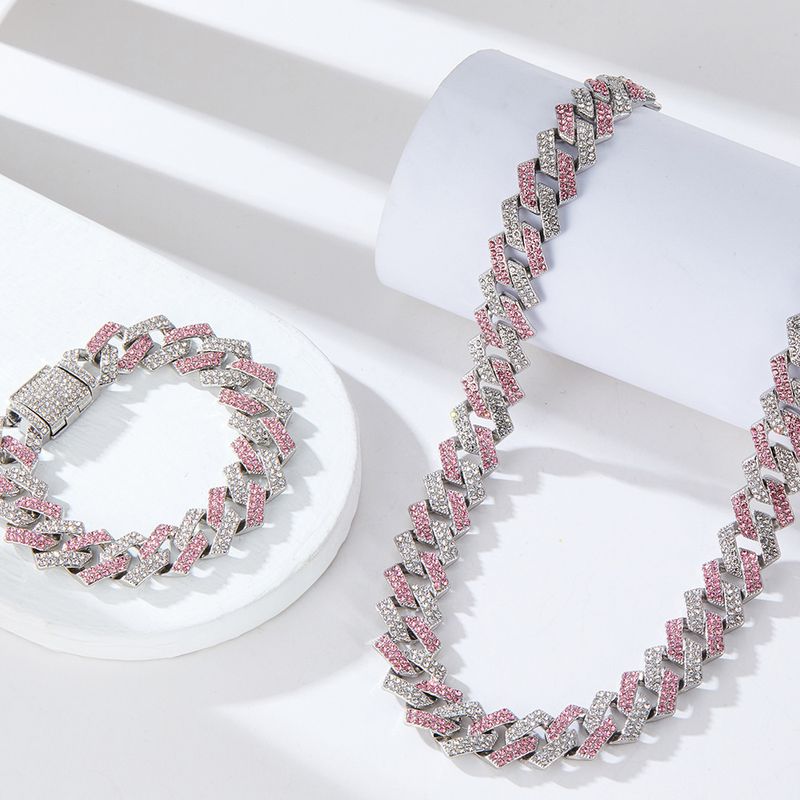 Stilvolles Quarzuhr-Set mit Diamantakzenten und passender Armband-Halsketten-Kombination – perfektes Geschenk für Männer und Frauen_voghion.com