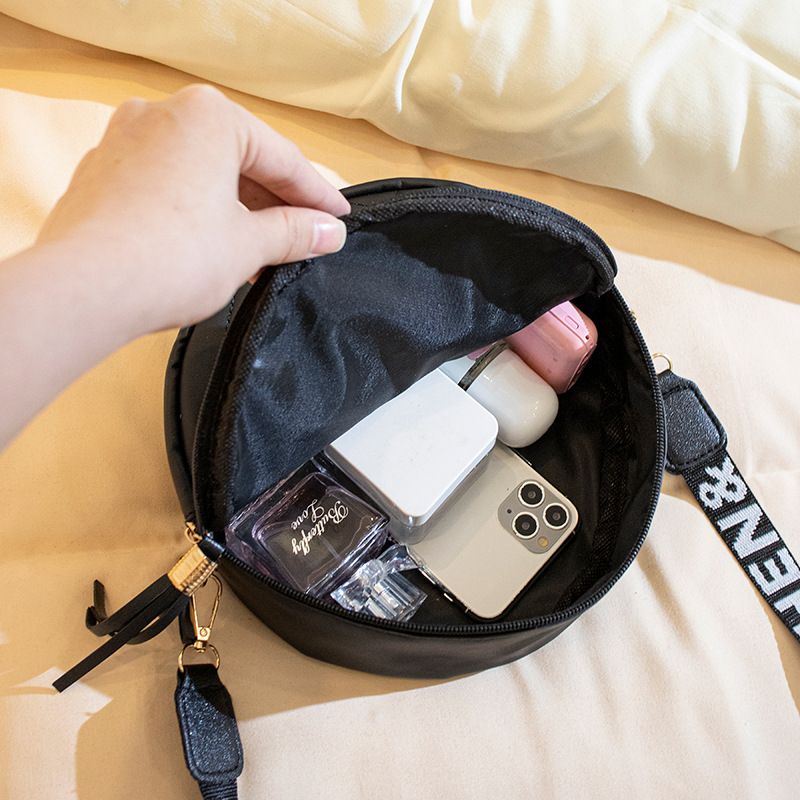 Borsa a tracolla con nappa di alta qualità, rotonda e piccola, ricamata, modello 2023 da donna_voghion.com