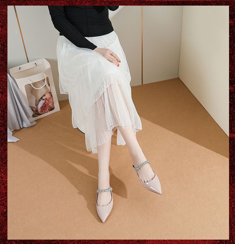 Chaussures de demoiselle d'honneur de mariage pour femmes, avec chaîne à bout pointu et fond souple, nouvelle collection été 2024_voghion.com