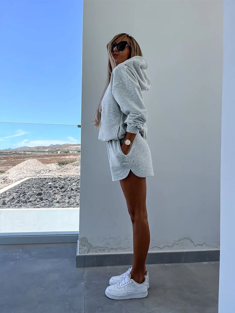2025 Casual Fashion Set Women's Loose Hooded Sweatshirt Long Sleeved Top Sports Shorts_voghion.com