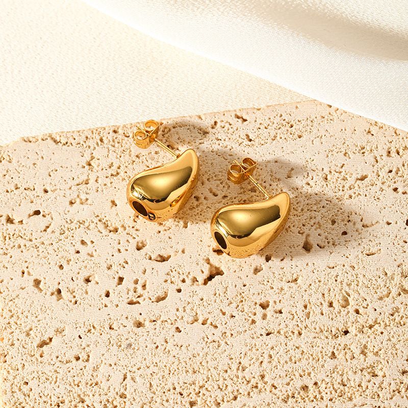 Classico moda vento freddo gancio orecchio femminile goccia d'acqua design personalizzato orecchini in acciaio al titanio temperamento versatile_voghion.com