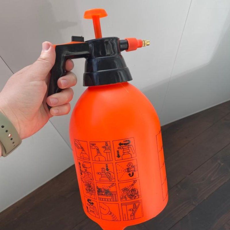 Hand-held pneumatic watering can garden sprayer watering can garden tools plastic watering can_voghion.com