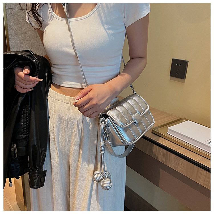 Underarm Bag Women's 2023 New Niche Design High-end One-shoulder Messenger bag foreign style net red hot style small square bag_voghion.com