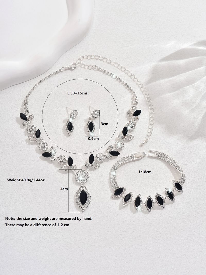 Set di gioielli da donna, gioielli di moda all'ingrosso, set di gioielli da sposa con fiori in cristallo bianco, collana, accessori per abiti da sposa e banchetti alla moda._voghion.com