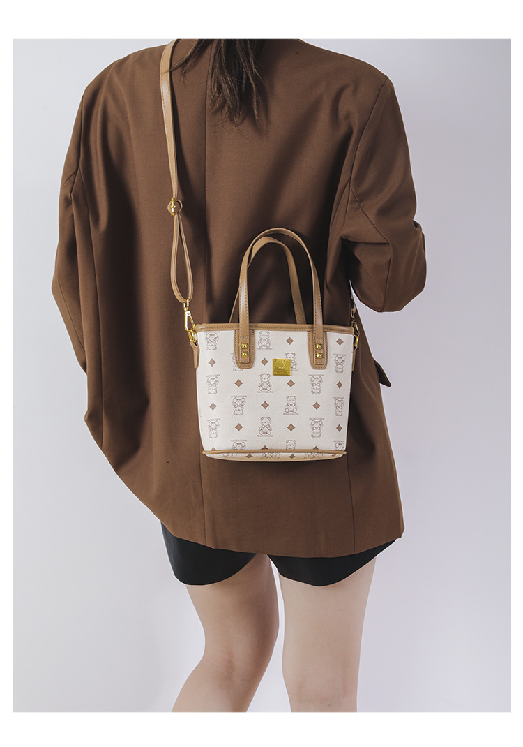 Handtasche 2023 Neue Single Schulter Umhängetasche Damenmode Kleine Quadratische Tasche Net Red Print Kleiner Bär_voghion.com