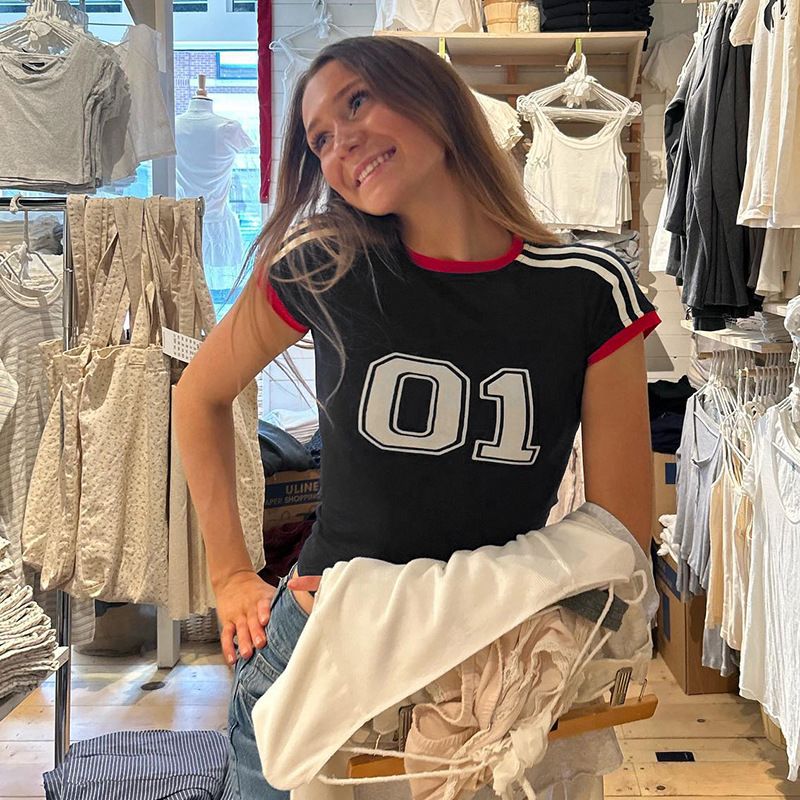 T-shirt da donna in stile retrò americano, vestibilità slim, girocollo, manica lunga, stampa a righe – Tessuto in maglia confortevole con design a blocchi di colore_voghion.com