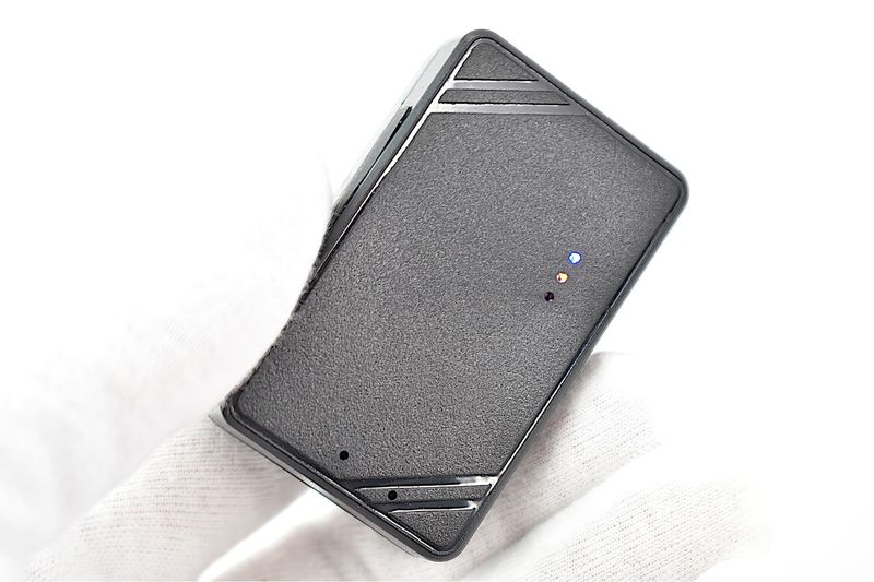 Real Time GPS Tracking Device for Snowboarder Skier Surveillance_voghion.com