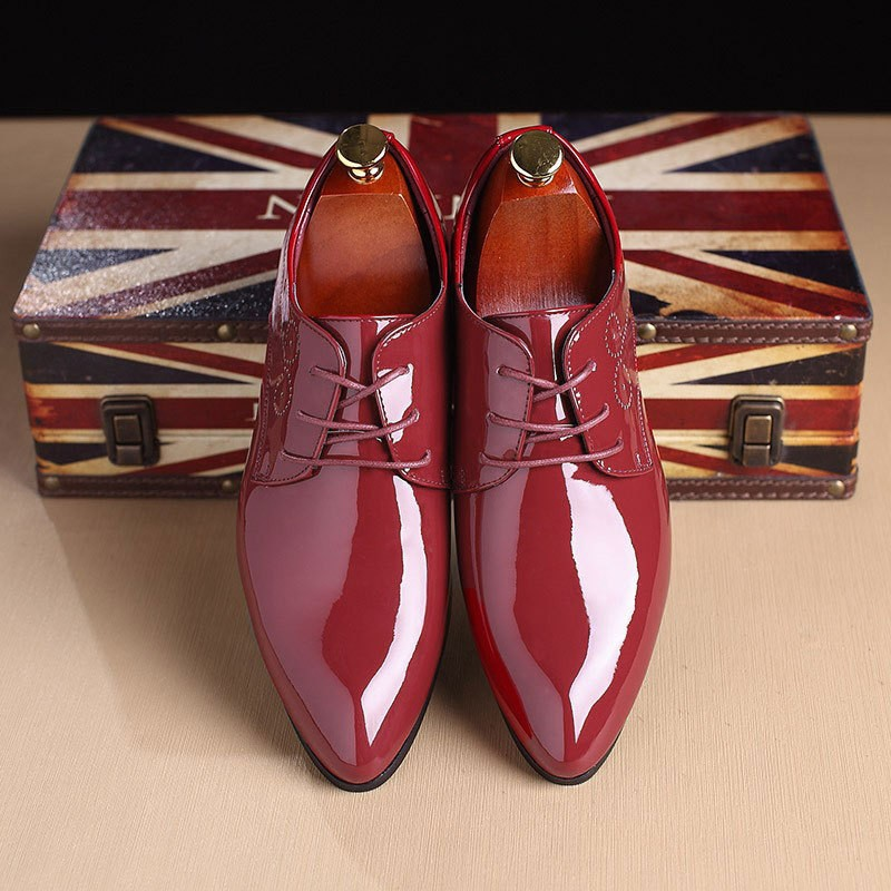 Herrenschuhe aus glänzendem Leder, koreanische Version mit spitzen Schnürschuhen_voghion.com