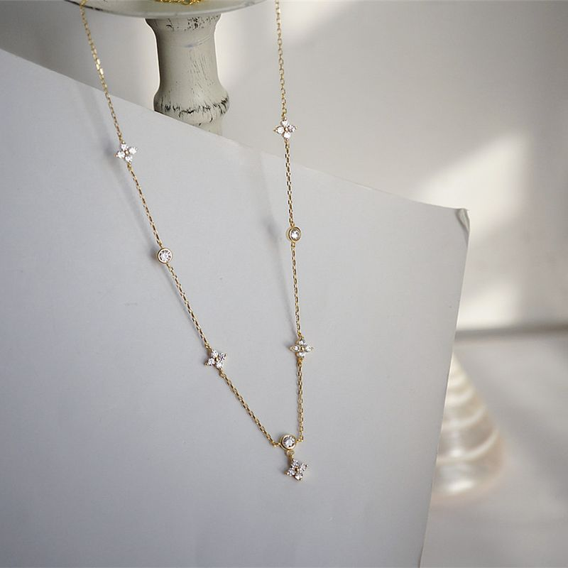 Koreaanse versie van S Sier Lucky Clover-ketting met een cool, verfijnd stijlsleutelbeen, lange en elegante kwastjeshals_voghion.com