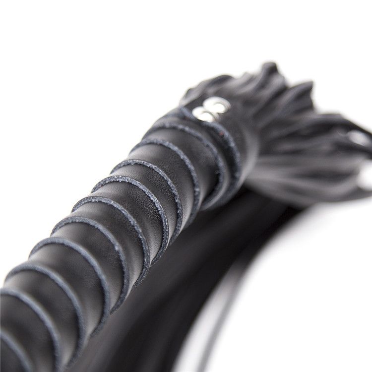 Prodotti sessuali Fruste in pelle Giocattoli sessuali fatti a mano Fruste Attrezzature femminili Accessori per il palcoscenico Fruste sessuali_voghion.com