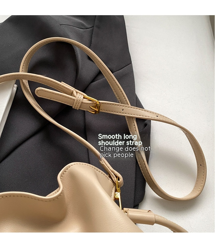 2023 Nuova vendita calda di nicchia Design High-end Borsa a secchiello Borsa da donna di grande capacità Borsa a tracolla semplice urbana_voghion.com