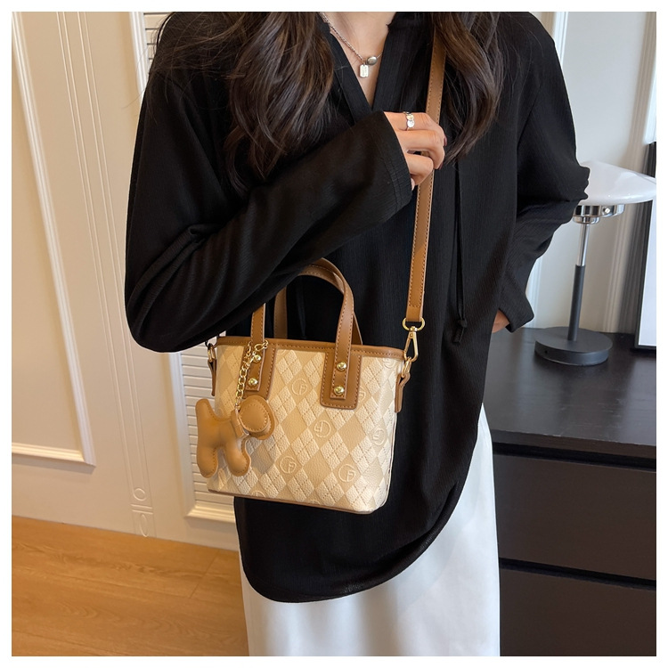 Lingge portatile da donna in coordinato con colori per piccoli gruppi nel 2023, nuova borsa a secchiello semplice e alla moda, casual e versatile_voghion.com