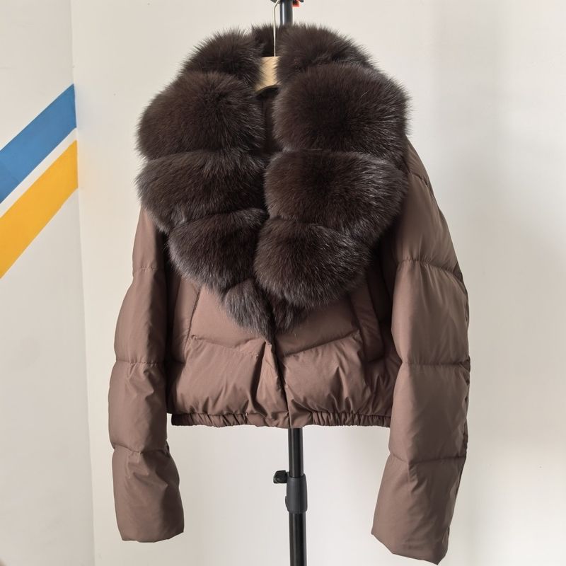 Luxury Winter Short Down Jacket For Women With Detachable Fox Fur Collar, High-Quality White Duck Down, Elegant & Stylish, Loose Fit, Warm_voghion.com