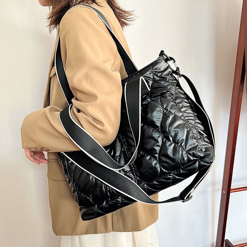 2024 Autumn Winter New Jacket Embroidered Thread Space Cotton Crossbody Fashion Shiny Women's Bag Casual Handbag_voghion.com