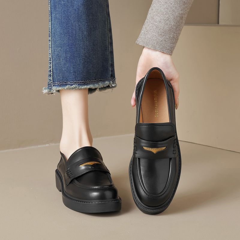 Platform Loafers Women's Autumn Retro Black One-pedal Temperament College Style Small Leather Shoes_voghion.com