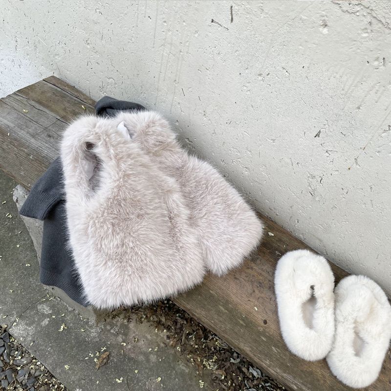 Kunstpelzweste für Mädchen – ärmellose Pufferjacke für den Winter, weich und stylisch, ein prinzessinnenwürdiges Lagenteil für Kleinkinder und Kinder_voghion.com