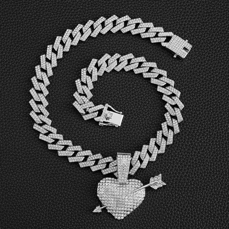 New Personalized One Arrow Piercing Pendant Heart-shaped Full Fashionable Street Hip-hop Diamond Cuban Necklace_voghion.com