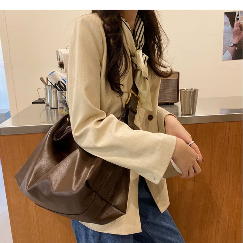 Borsa versatile in versione coreana per donna 2024, nuova borsa a tracolla ad alta capacità, morbida e pieghevole, stile minimalista, con tracolla_voghion.com