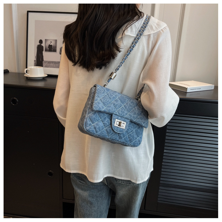 Sac de niche français pour femme 2023, nouvelle mode, sac à bandoulière en fil brodé de diamants, sac à bandoulière avec chaîne pour célébrités d'Internet, sac hobo_voghion.com
