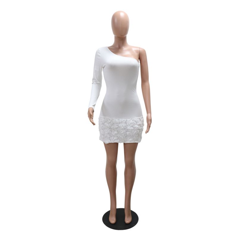 Robe moulante asymétrique à une manche, ornée d'appliqués floraux côtelés - Élégante robe de soirée pour femme_voghion.com