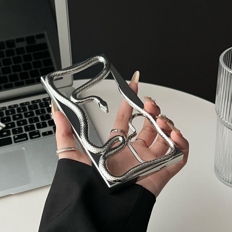 Custodia di lusso 3D Snake Hollow dissipa il calore per Samsung Galaxy S25 S24 S23 FE S22 Cover morbida elettrolitica antiurto ultra_voghion.com
