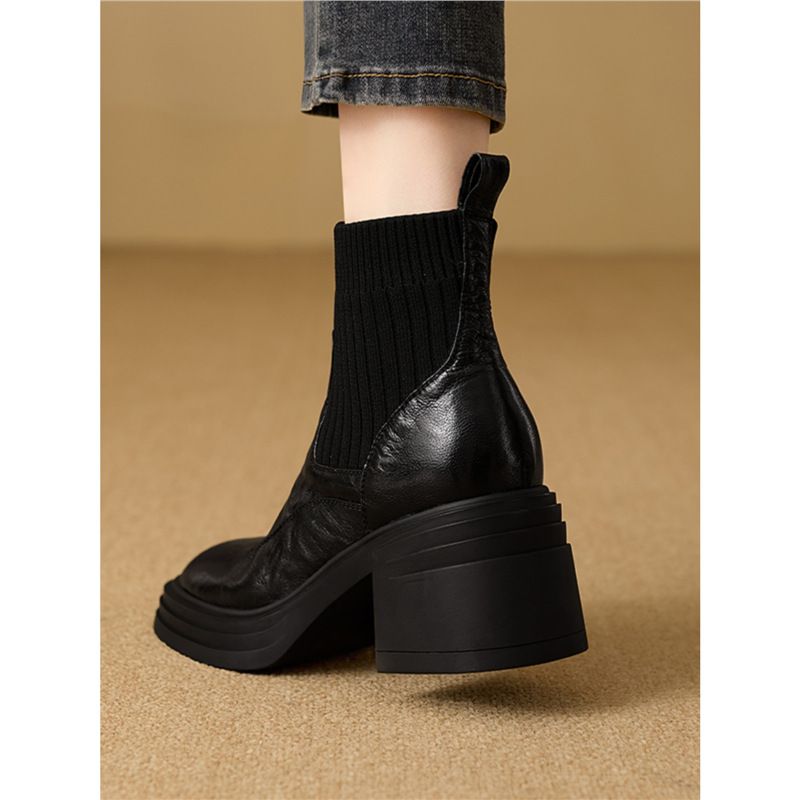 Stivaletti con tacco grosso in pelle opaca da donna, autunno/inverno 2025, novità_voghion.com