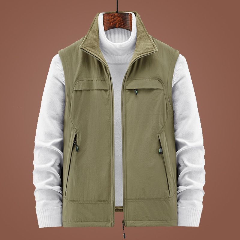 Colete masculino reversível com gola alta, jaqueta sem mangas forrada com lã, peça ideal para usar em camadas em atividades esportivas ao ar livre, com vários bolsos._voghion.com