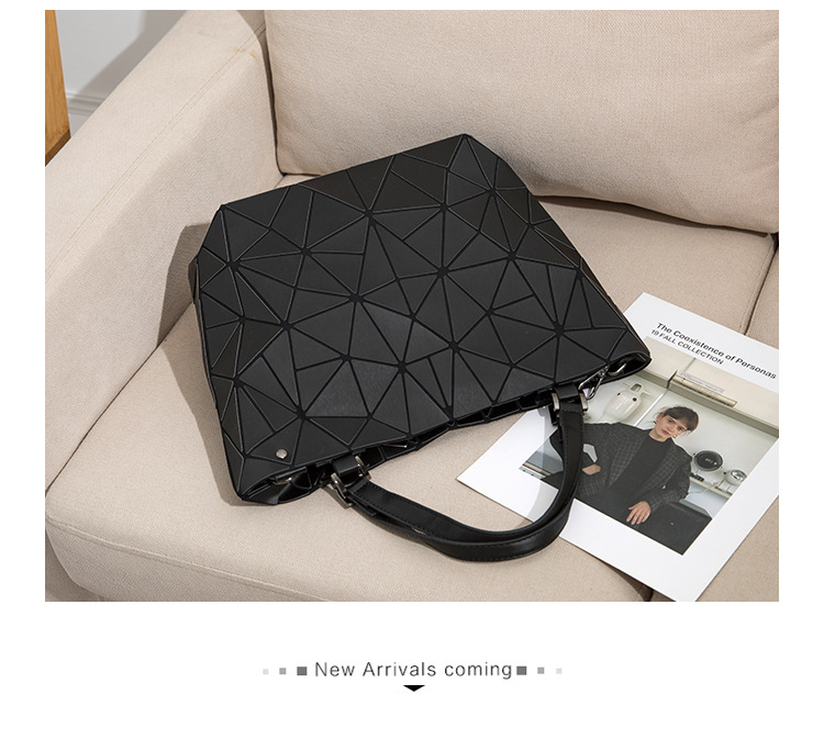 2023 Neue Mode Einfache Lingge Damentasche Trend Eine Schulter Handtasche Damen Gespleißte Geometrische Tragetasche_voghion.com