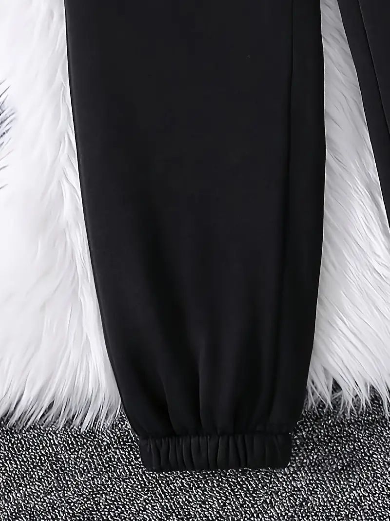 Conjunto feminino com capuz e calça jogger com estampa de carinha sorridente – 9019 Conjunto esportivo gráfico (branco/preto, tamanhos P-XXG)_voghion.com