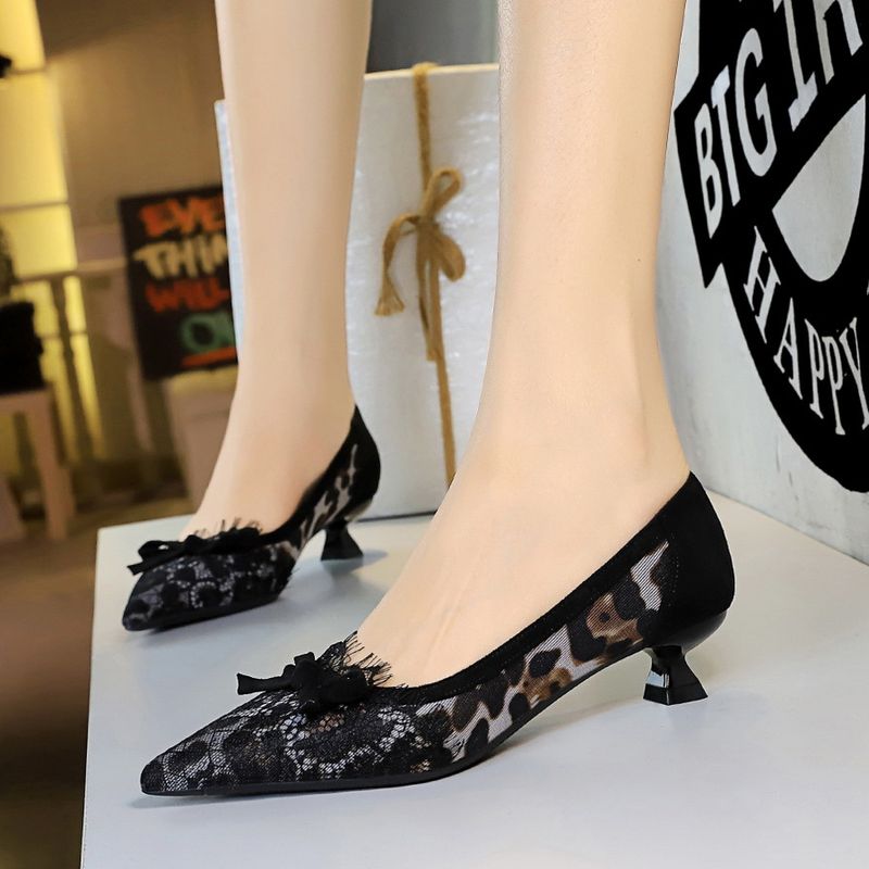 230-26 Style Pointed Sexy Lace Women's Shoes With Bow, Wine Glass Comfortable Low Heel, Shallow Mouth Leopard Print_voghion.com