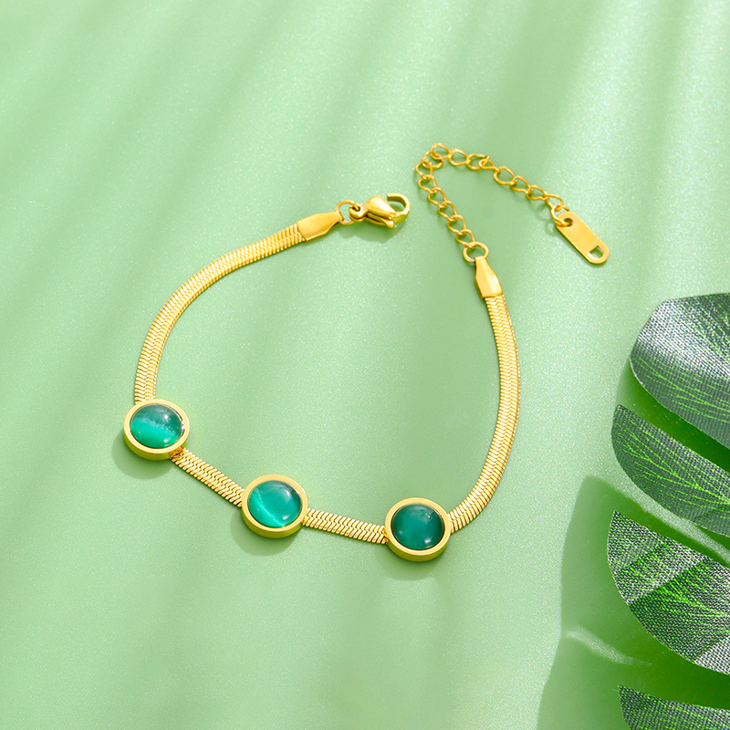 3-teiliges, elegantes, vergoldetes Set aus Armband, Halskette und Ohrringen mit grünem Chalcedon, geeignet für Damenpartys, Feiern und den Alltag_voghion.com