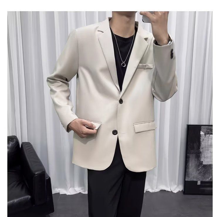 Lässiges Anzug-Set für Herren mit überschnittenen Schultern, langärmligem T-Shirt und stylischem Blazer – Slim Fit, koreanisch inspiriertes Trend-Outfit für den Herbst_voghion.com
