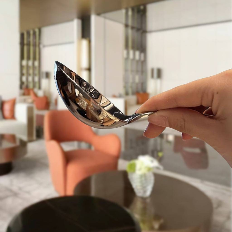 Stainless Steel Soup Spoon – Long Handle Kitchen Utensil for Home, Camping, and Picnics – Minimalist Design for Easy Drinking and Serving_voghion.com