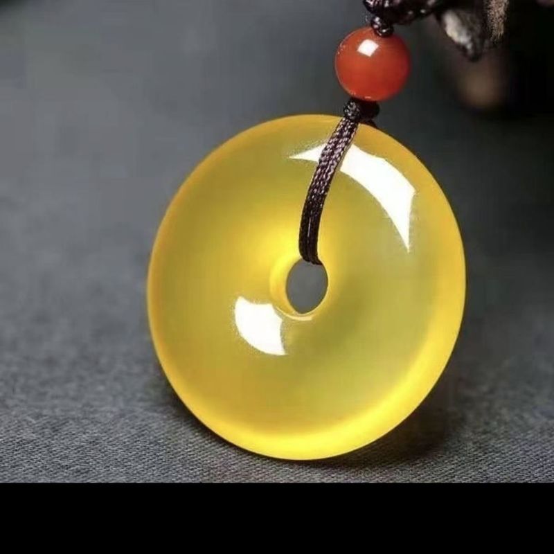 Ice-grade Agate Emerald Green Peace Pendant, Jade Agate Pendant, Jade Necklace, Main For Health And Peace._voghion.com