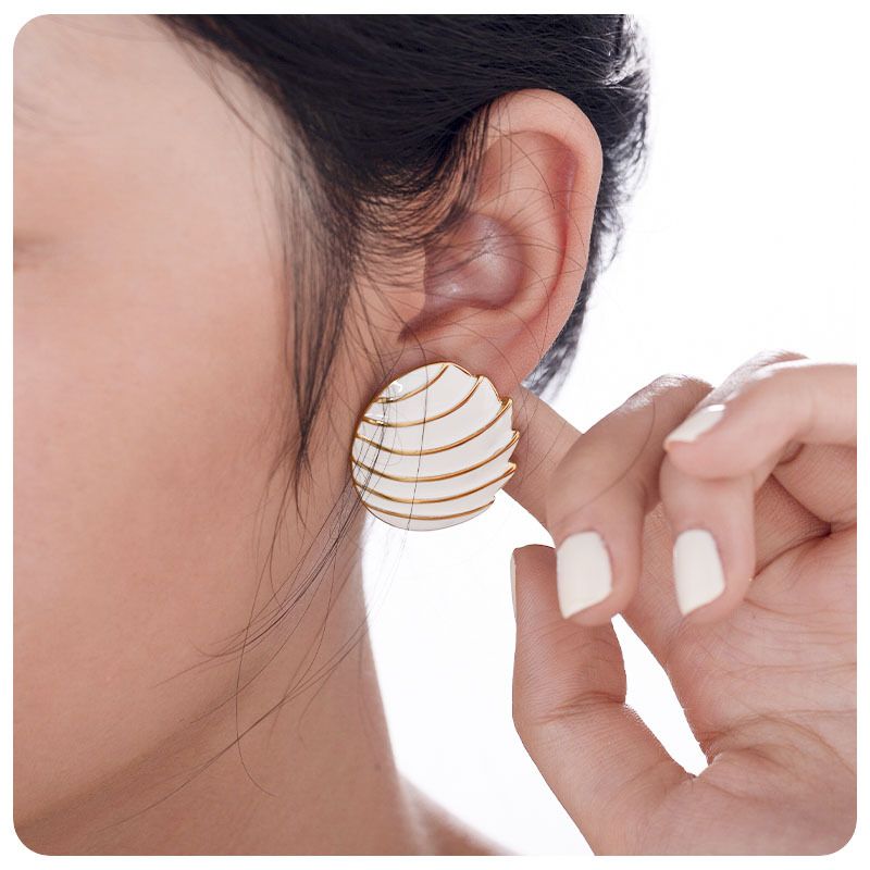 orecchini in acciaio inossidabile alla moda e carini con goccia di conchiglia nera e oro per le donne, orecchini di design di nicchia in smalto freddo_voghion.com
