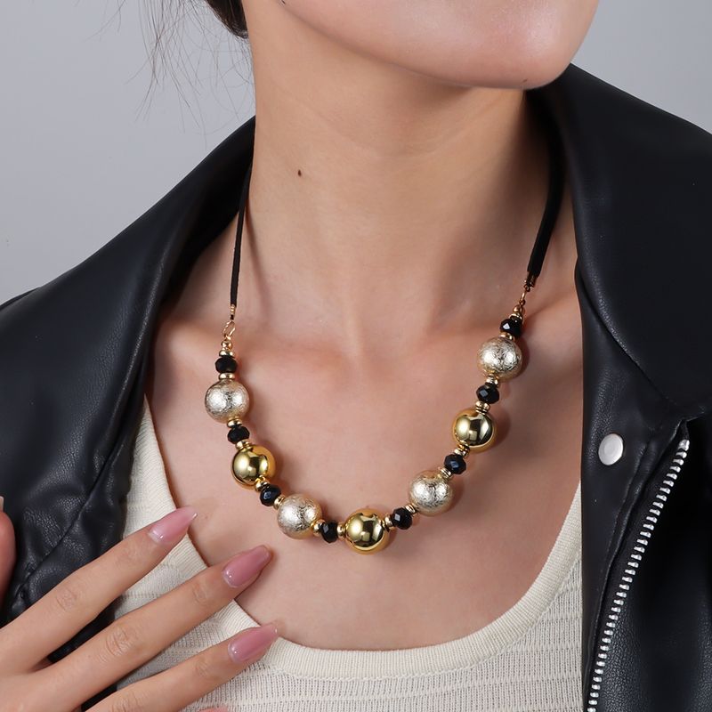 Collana di perline con temperamento di personalità Collana di perline corte e grandi con catena per clavicola Collana semplice_voghion.com