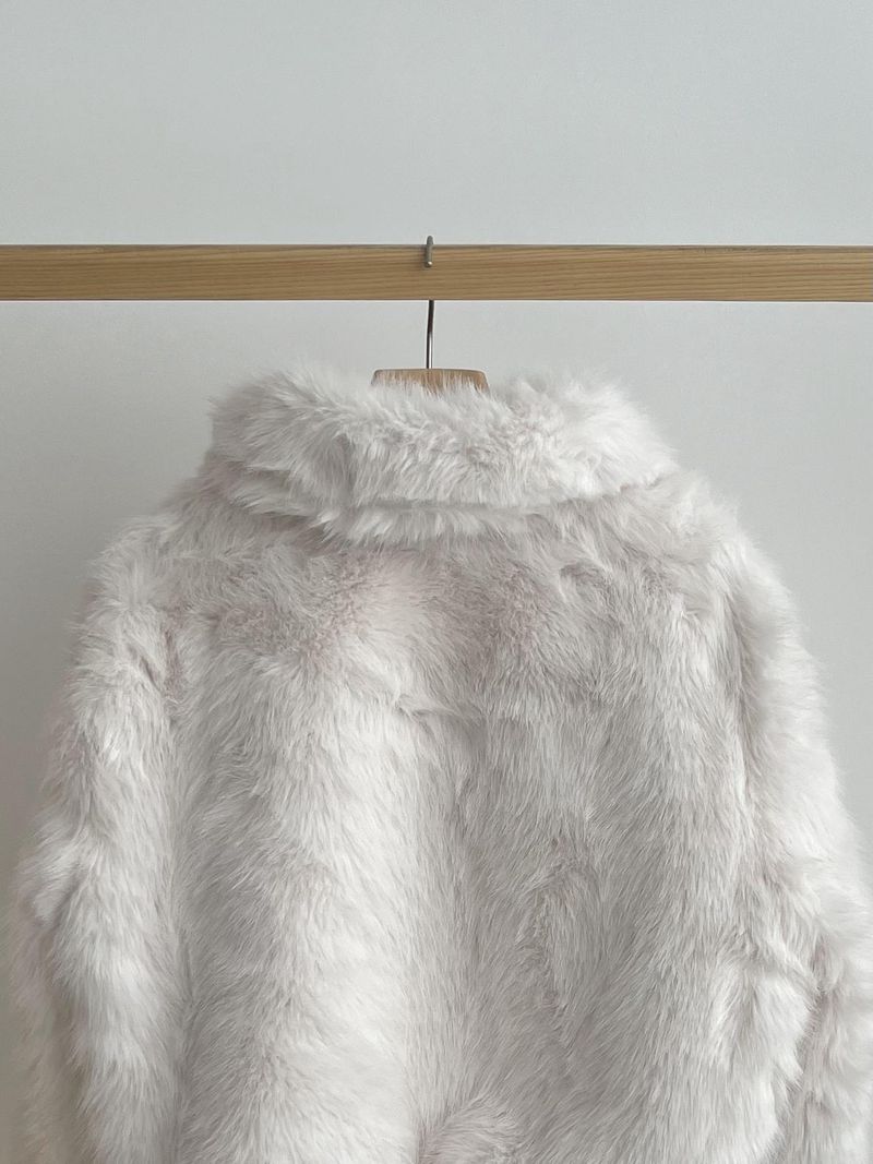 Korean-Inspired Faux Fur Coat For Women – Luxurious & Eco-Friendly Winter Outerwear With Plush Collar (White/Khaki, One Size)_voghion.com