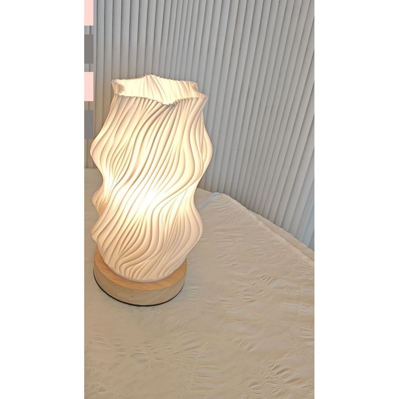 Lampada da tavolo galleggiante in stile nordico con protezione per gli occhi a spettro completo, telecomando, oscuramento continuo, decorazione per l'atmosfera_voghion.com